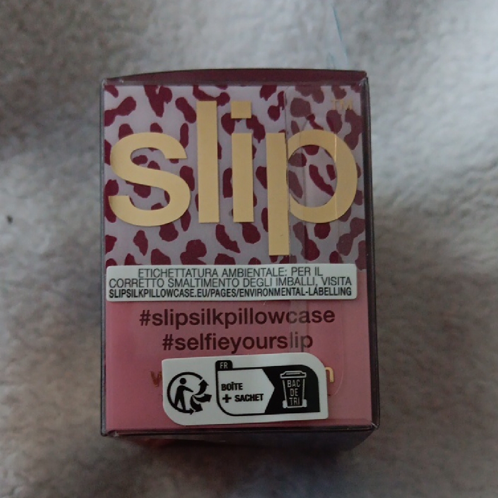 Slip Silk Scrunchies in Burgundy and Cream - Picture 2 of 4